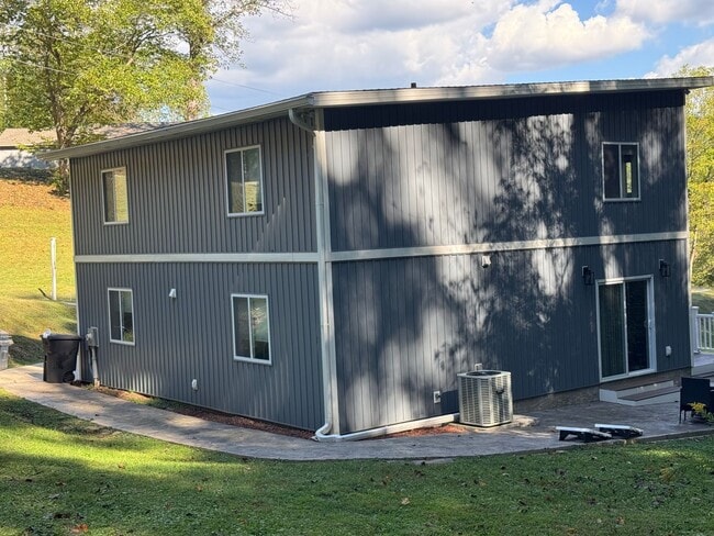 3402 Birds Creek Rd in Sevierville, TN - Building Photo - Building Photo