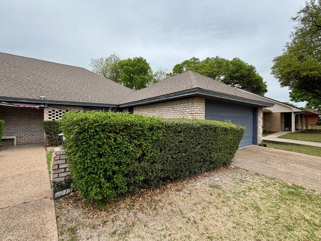 5213 Laurel Lake Dr in Waco, TX - Building Photo - Building Photo