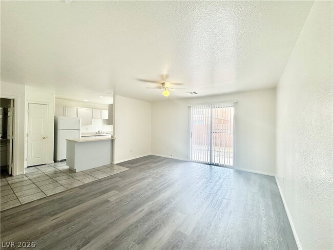 1040 Pahrump Valley Blvd in Pahrump, NV - Building Photo - Building Photo