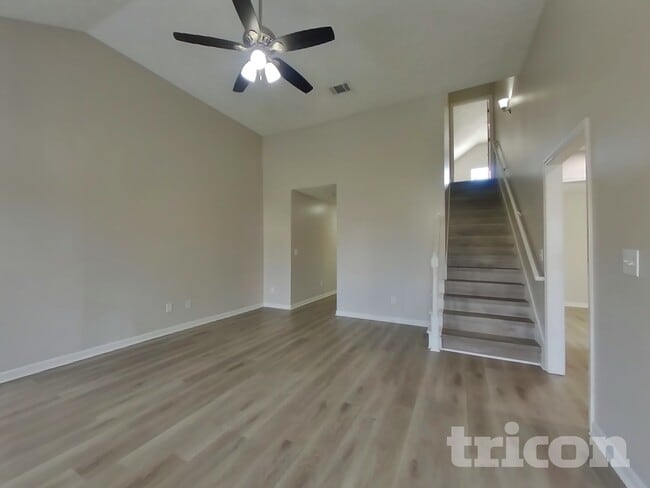 2023 Fiona Way in Spring Hill, TN - Foto de edificio - Building Photo