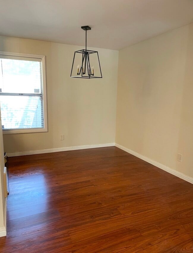 713 Canonbury Way in Hayward, CA - Foto de edificio - Building Photo