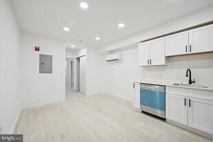 52 N 51st St in Philadelphia, PA - Building Photo