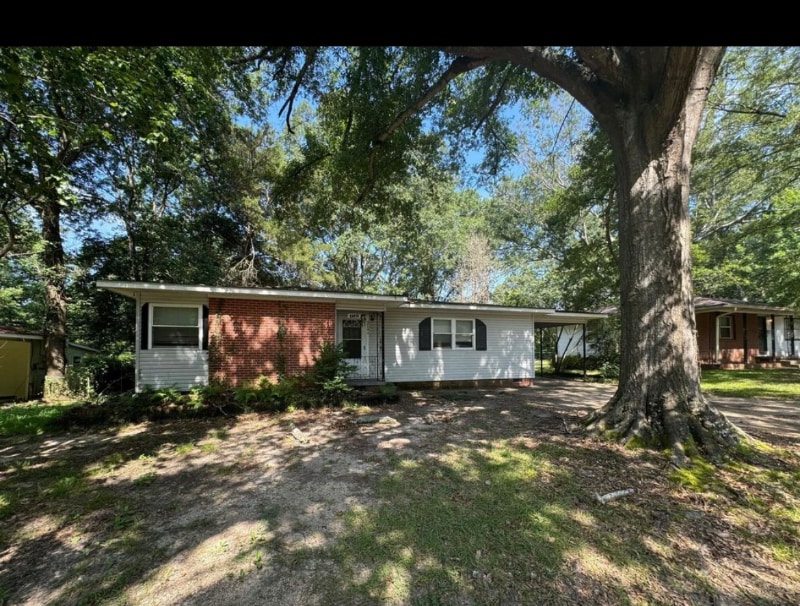 3141 Oak Forest Dr in Jackson, MS - Building Photo