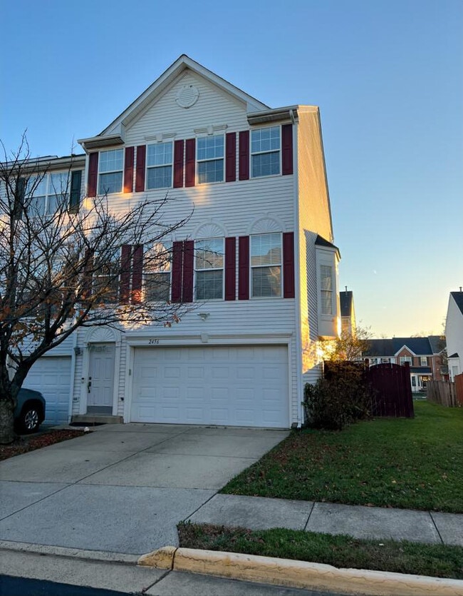 2456 Rolling Plains Dr in Herndon, VA - Building Photo - Building Photo