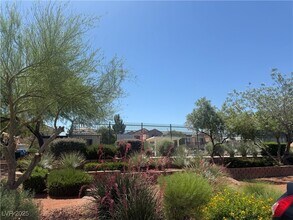 6054 Peaceful Creek St in Henderson, NV - Building Photo - Building Photo