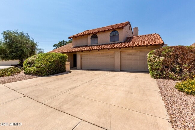 property at 2050 W Nido Ave