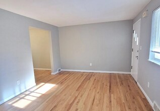 2273 Pauline Ave in Pittsburgh, PA - Building Photo - Building Photo