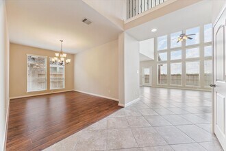 6223 Falling Briar Lane in Sugar Land, TX - Building Photo - Building Photo