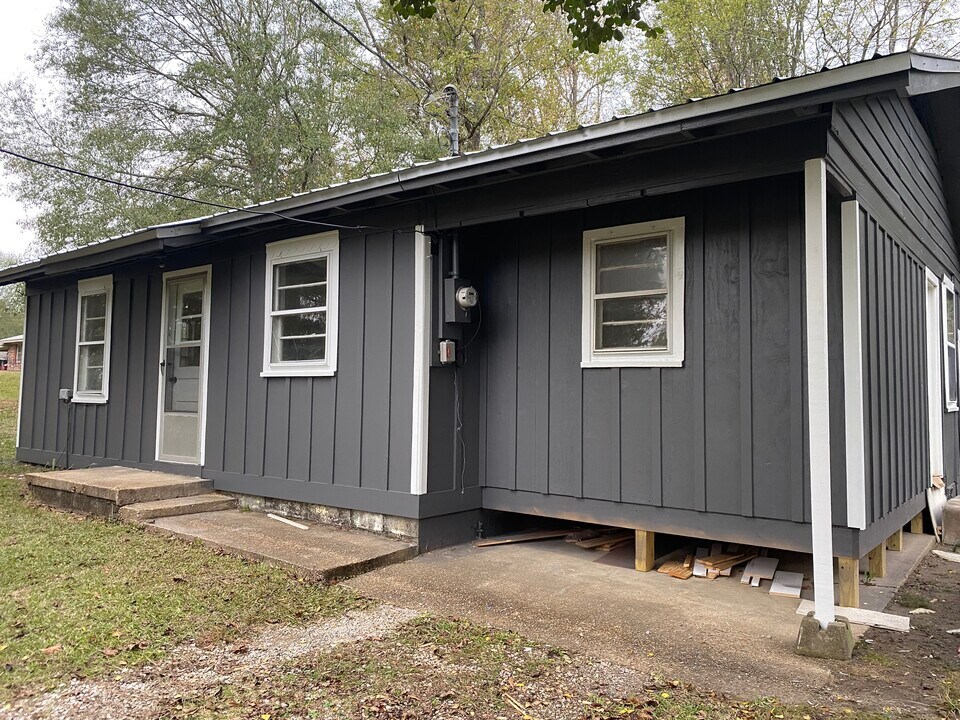 492 Mobile St in Saltillo, MS - Building Photo