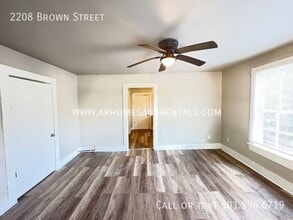 2208 Brown St in Little Rock, AR - Building Photo - Building Photo