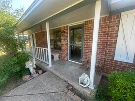 339 S Pleasant Hill Rd in Axtell, TX - Building Photo