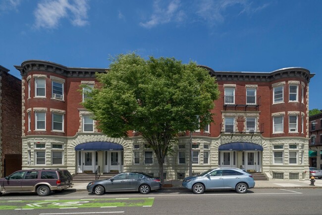 61 Brighton in Allston, MA - Building Photo - Building Photo