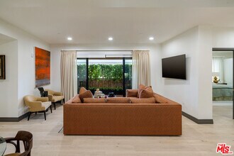 118 Orlando Ave in Los Angeles, CA - Building Photo - Building Photo