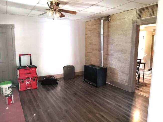 742 N Eddy St, Unit Lower Unit in Eau Claire, WI - Building Photo - Building Photo