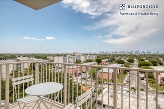 987 SW 37th Ave in Miami, FL - Building Photo - Building Photo