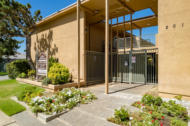 Garden Courtyard in Monterey Park, CA - Building Photo - Building Photo