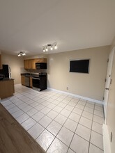14 Dailey St, Unit L in Attleboro, MA - Building Photo - Building Photo