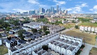 2702 Freund St in Houston, TX - Foto de edificio - Building Photo