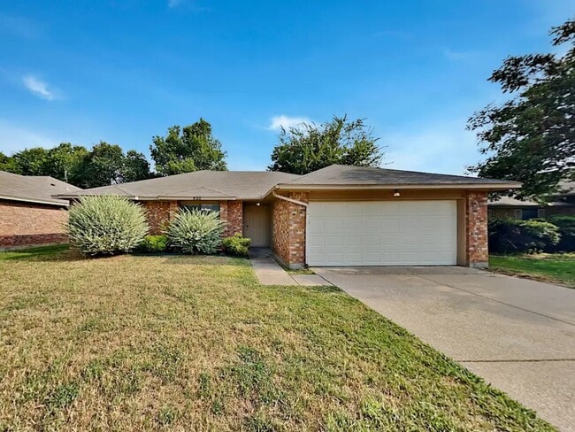 property at 821 Bentle Ct