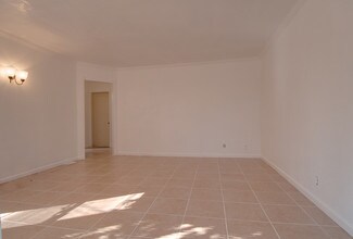 6029 MacArthur Blvd in Oakland, CA - Foto de edificio - Building Photo