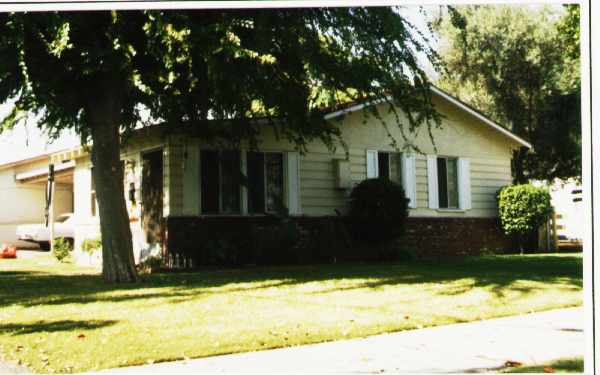 311 S Madison Ave in Monrovia, CA - Building Photo