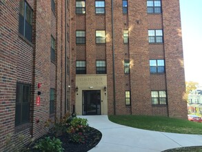 Elm Terrace in York, PA - Building Photo - Interior Photo