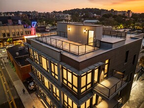 14 Green St, Unit PH2 in Brookline, MA - Building Photo - Building Photo