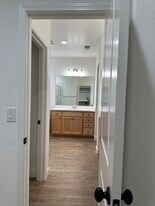 101 Clematis St in Vacaville, CA - Building Photo