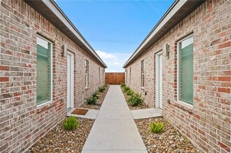 16 Xanthia S St in Alton, TX - Building Photo - Building Photo