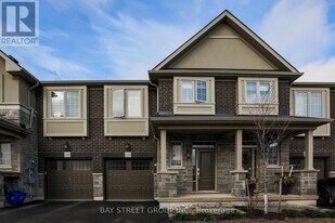 3353 Mockingbird Common in Oakville, ON - Building Photo