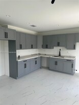 325 NW 11th St in Pompano Beach, FL - Building Photo