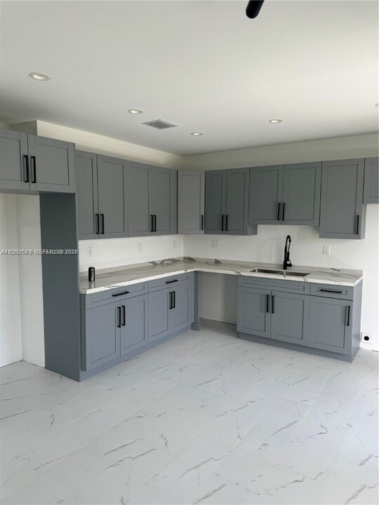 325 NW 11th St in Pompano Beach, FL - Building Photo