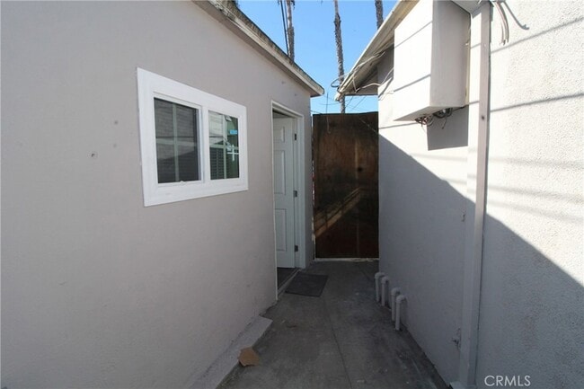 4986 Southern Ave, Unit D in South Gate, CA - Foto de edificio - Building Photo
