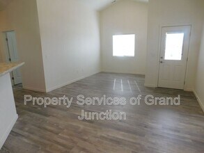2352 Chaco Cyn Lp in Grand Junction, CO - Building Photo - Building Photo