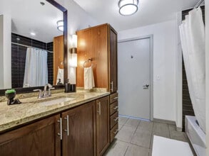 1555 Elm St in Dallas, TX - Building Photo - Building Photo