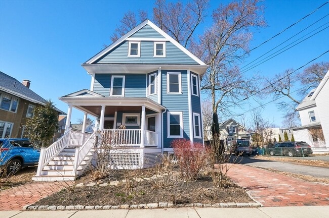 221 White St