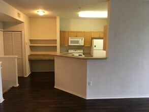 11032 Legacy Dr, Unit 301 in Palm Beach Gardens, FL - Foto de edificio - Building Photo