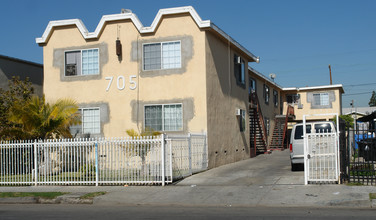 679 40th Pl in Los Angeles, CA - Building Photo - Building Photo