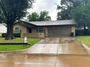 811 Quail Terrace in Mansfield, TX - Building Photo - Building Photo