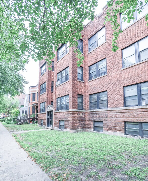 3456 N Bosworth Ave in Chicago, IL - Foto de edificio
