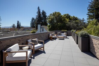 164 Waverley St in Palo Alto, CA - Building Photo - Building Photo