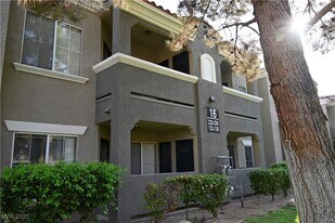 10245 S Maryland Pkwy in Las Vegas, NV - Building Photo