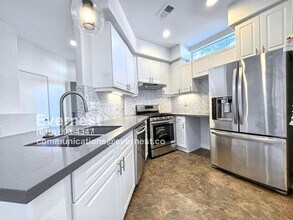 10796 Sabre Hill Dr in San Diego, CA - Building Photo - Building Photo