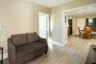 53 Bowker Terrace, Unit 2 in Somerset, MA - Building Photo - Building Photo