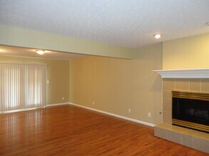 912 N Garver Rd in Middletown, OH - Building Photo - Building Photo