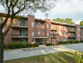 Lansdowne Towers Apartments in Aldan, PA - Building Photo - Building Photo