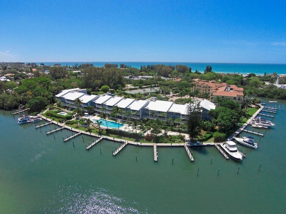 615 Dream Island Pl in Longboat Key, FL - Building Photo