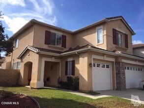 569 Camino Agua Dulce in Thousand Oaks, CA - Building Photo - Building Photo