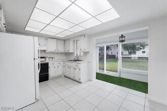 339 Joel Blvd in Lehigh Acres, FL - Foto de edificio - Building Photo