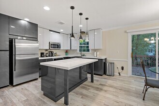 321 Senate Ct in Herndon, VA - Building Photo - Building Photo